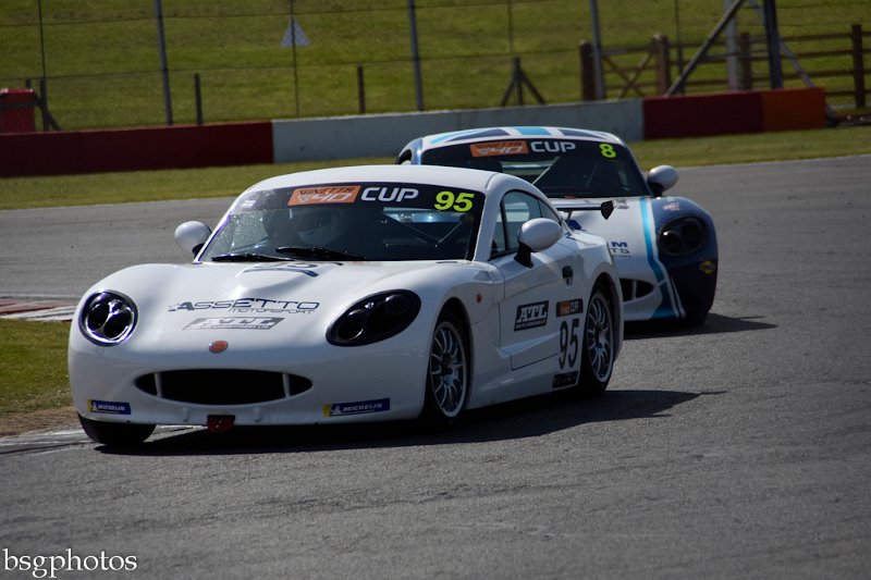 Ginetta-9.jpg